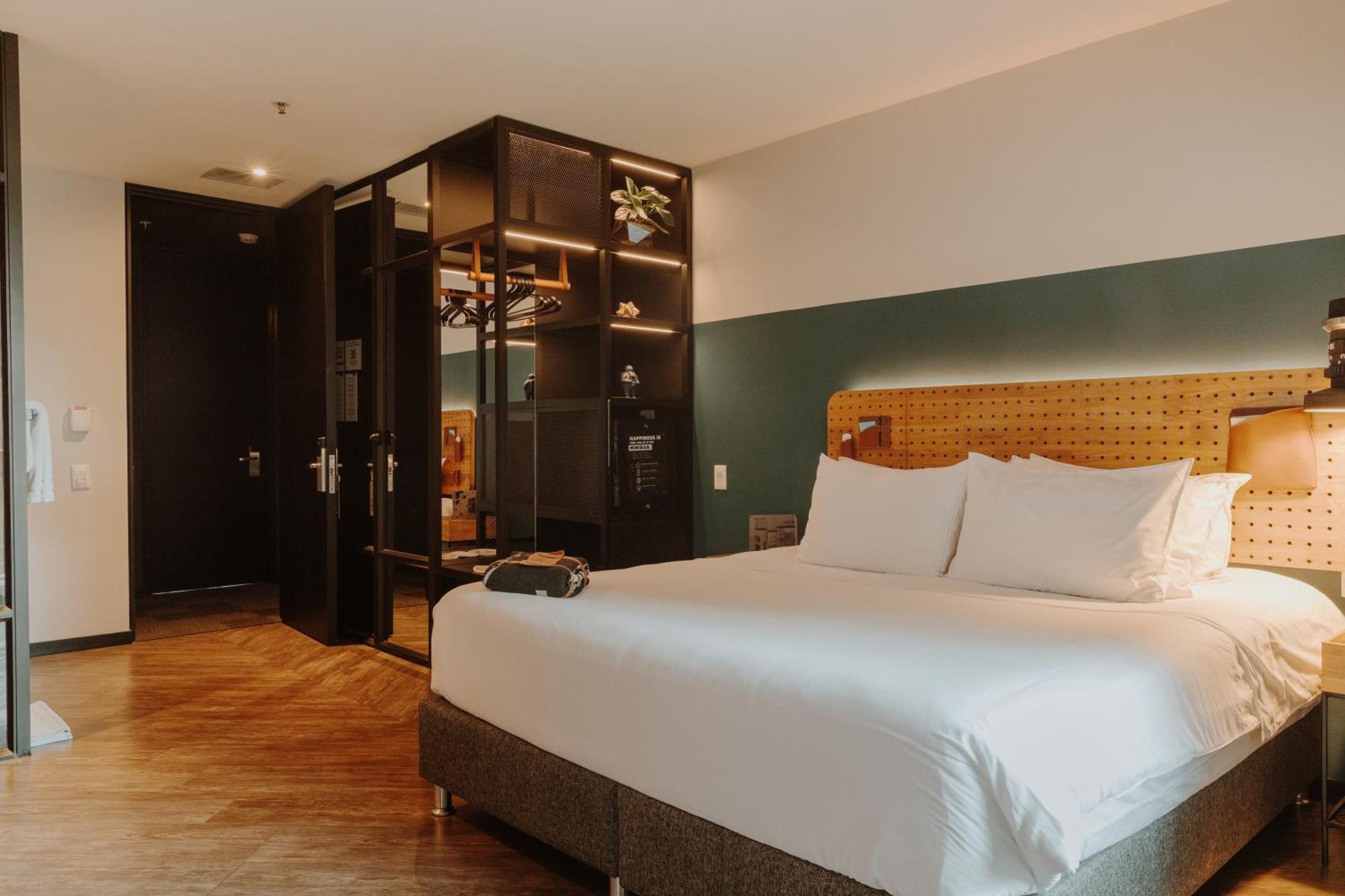 The Click Clack Hotel Медельин Экстерьер фото Deluxe Room