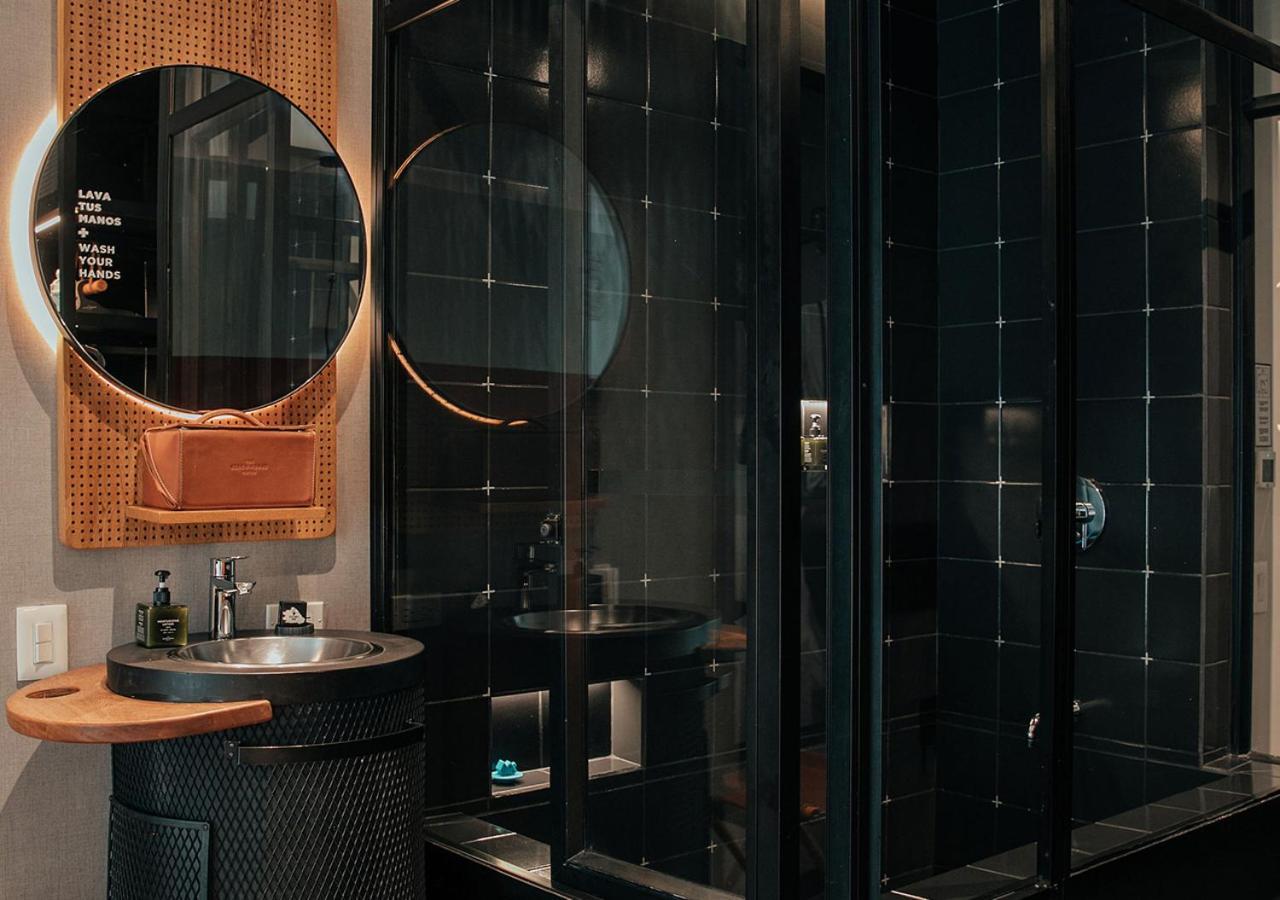 The Click Clack Hotel Медельин Экстерьер фото Bathroom at the Standard East Village